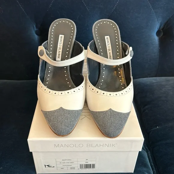 Manolo Blahnik Denim heeled mule. EUC- comes with box & 2 dust bags. - Picture 1 of 6